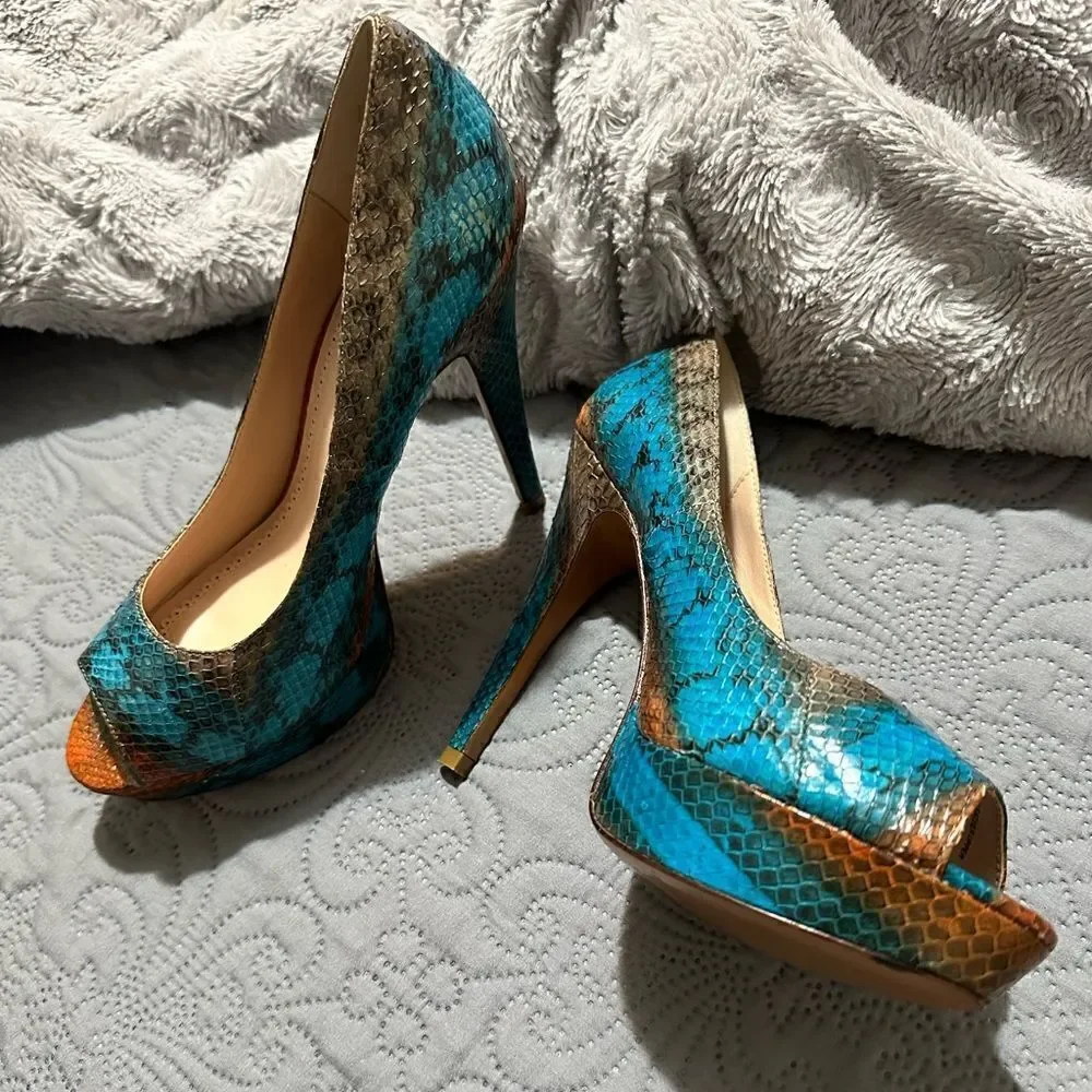 Pour La Victoire Snakeskin Peep-Toe Platform Heels – Size 8.5